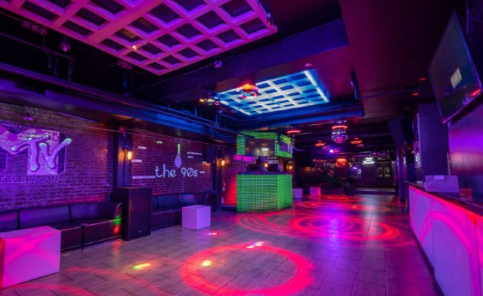 Decades Club espacio interior