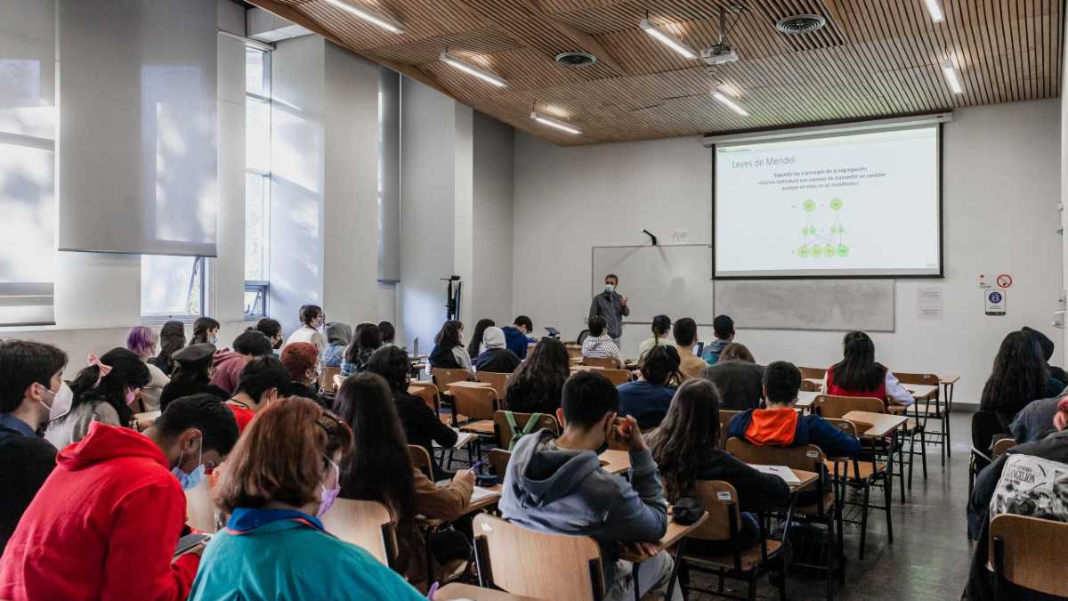 U. de Chile y sus 100 aulas híbridas