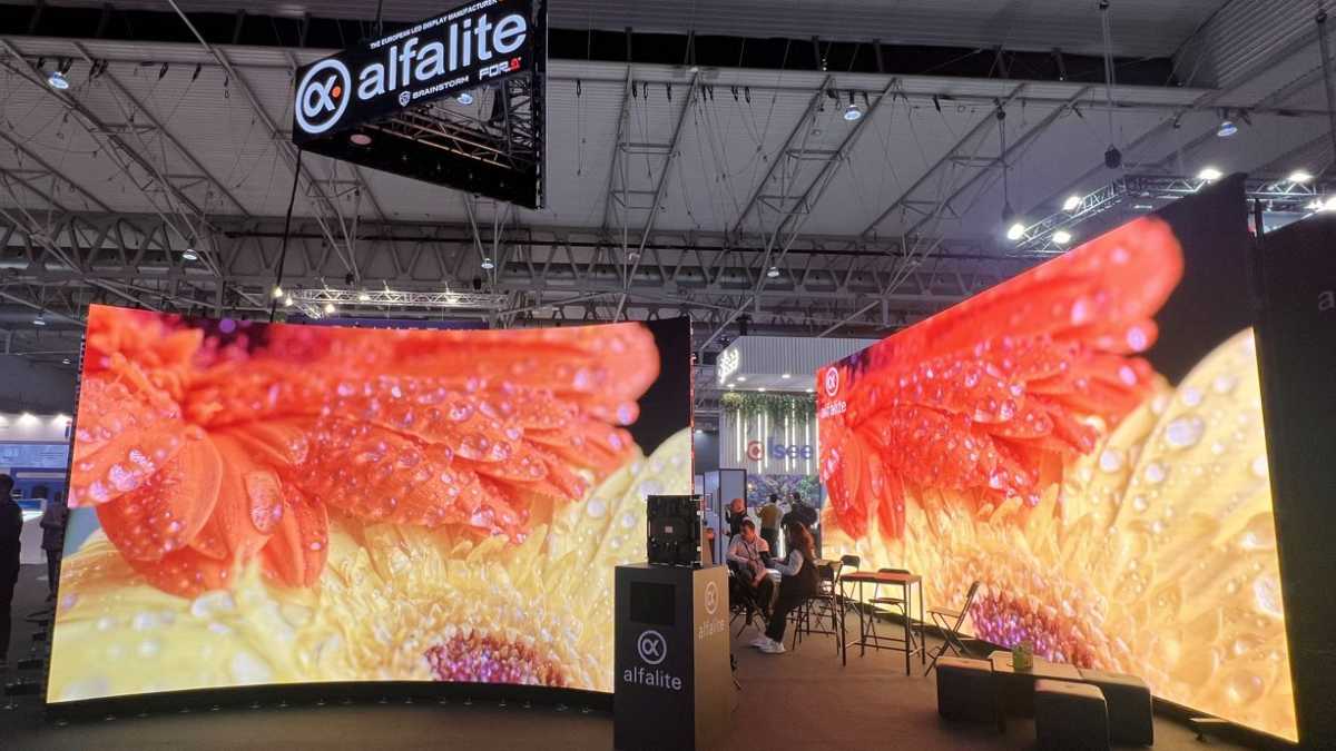 Alfalite obtiene certificaciones NCAGE y TAA para sus pantallas