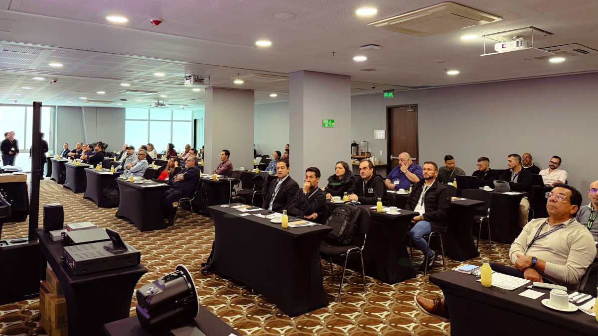 Cumbre Comercial AVE 2026 reunió a marcas AV en Bogotá 