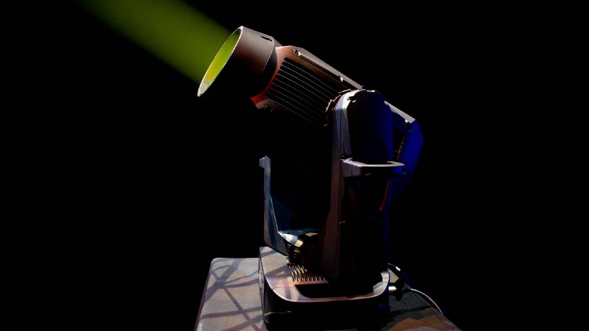 Vari-Lite lanza luminaria compacta de largo alcance IP