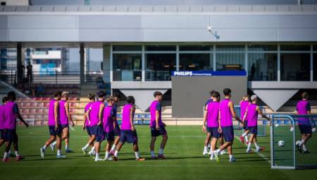 LED screen installed on FC Barcelona's field