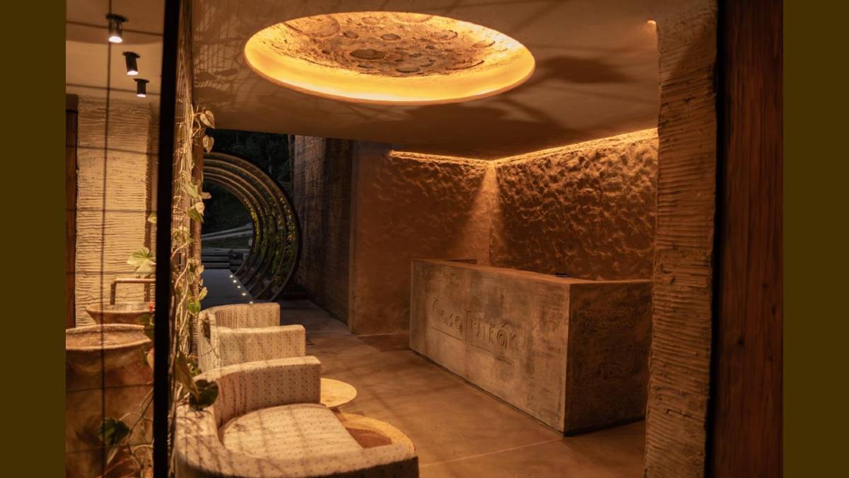 Technology protagonist, but invisible