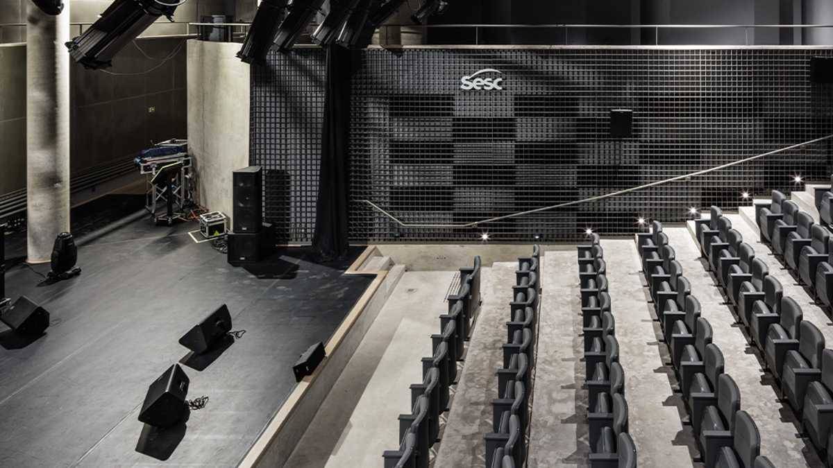 Duecanali de Powersoft is used in the Sesc of São Paulo