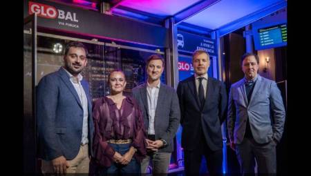 Global Vía Pública presentó los nuevos refugios inteligentes